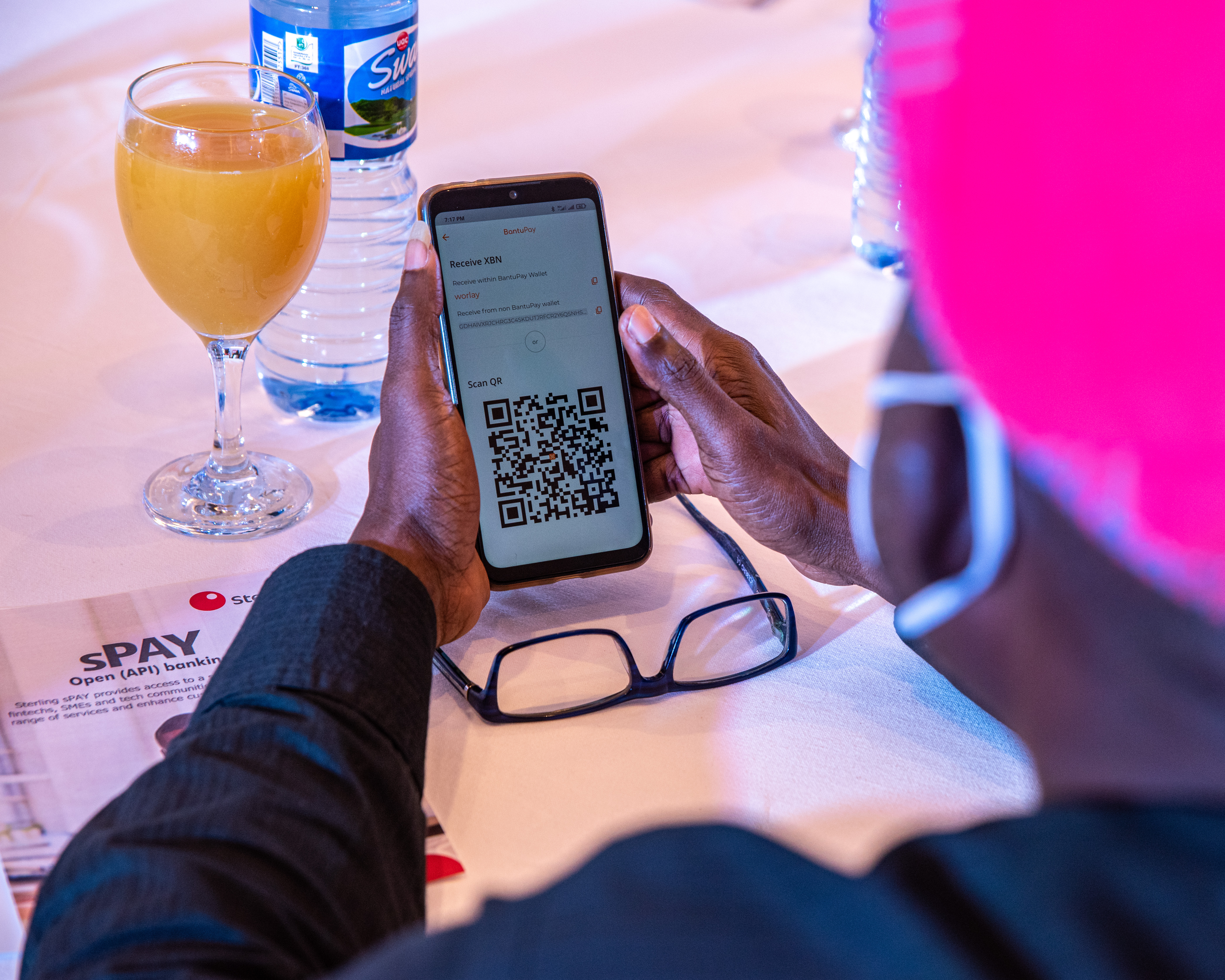 An attendee signing up for the Bantu Happy Hour Airdrop