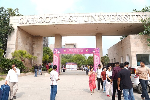 https://www.mangaloremirror.com/wp-content/uploads/2024/09/galgotias-university-welcomes-over-12000-new-students-at-orientation-2024-a-new-journey-begins.jpg